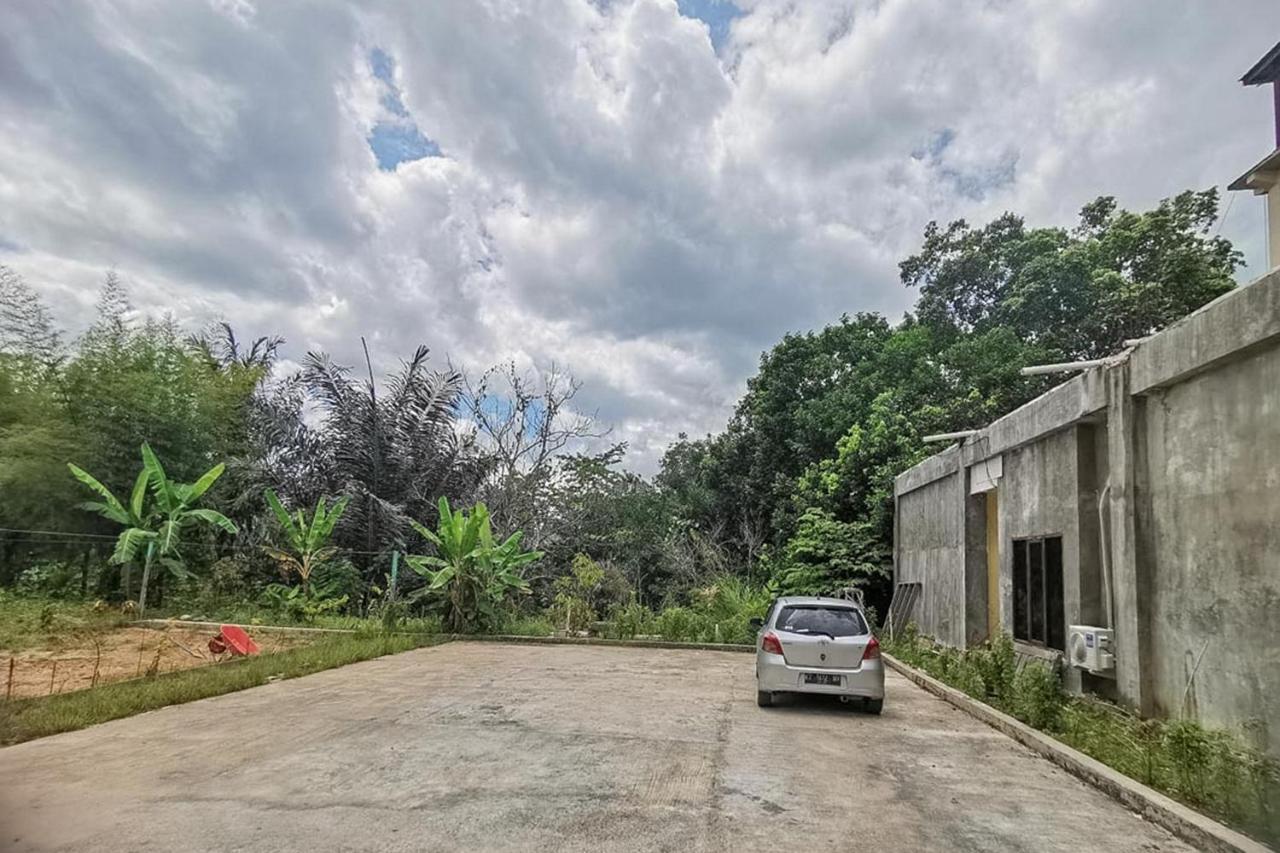 Reddoorz Near Kantor Walikota Bontang Nyerakat Ngoại thất bức ảnh